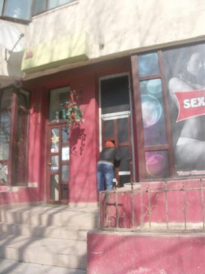 Magazinul de etnobotanice de pe Tomis sfidează autorităţile